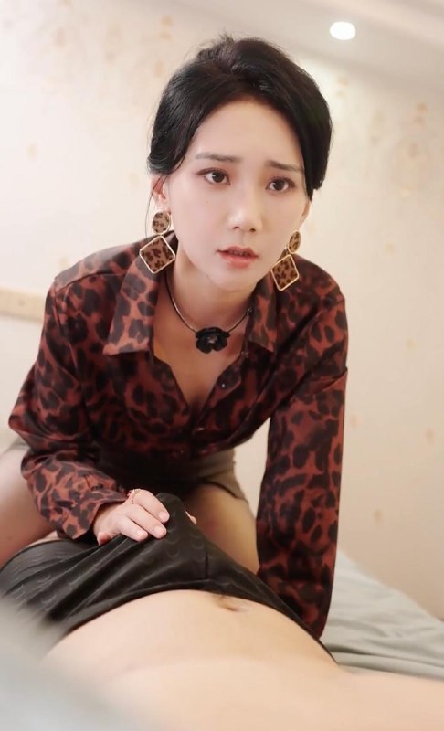 名称：父亲的震惊&我的租客是女继承人&当场出丑&我的租客是千金大小姐（(My Tenant, the Heiress)）（完整版）擦边短剧 陈梓晴、小张星颖描述：喜欢就存每日更新 | 2026年8月27日抖音快手红果新剧已送达！每天同步更新全网最新短剧，频友第一时间看新剧！夸克：