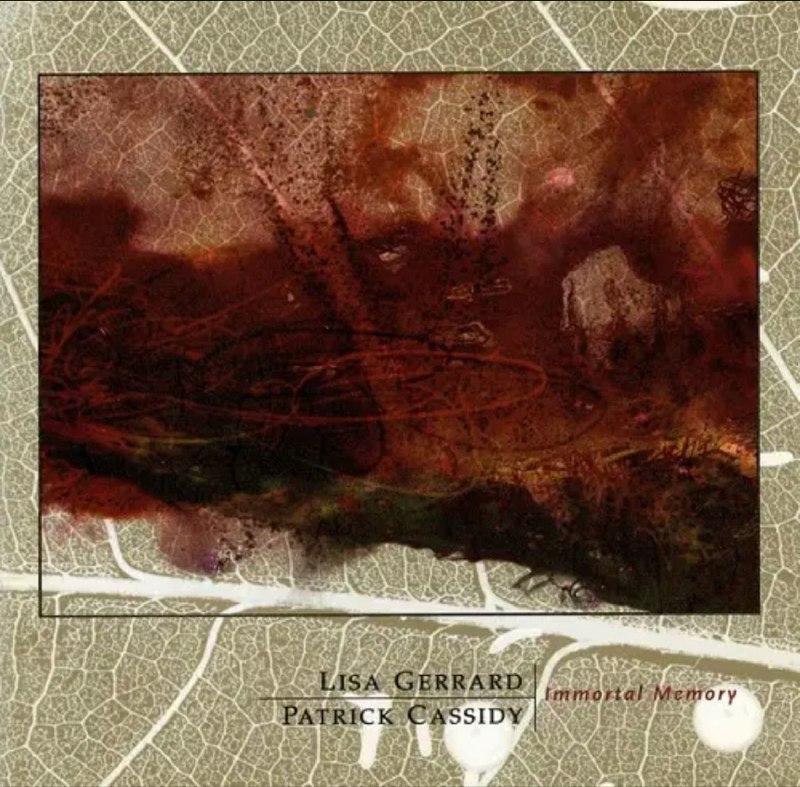 名称：Lisa Gerrard & Patrick Cassidy - 2004年专辑 - Immortal Memory    Flac描述：2004 album from the ethereal Lisa Gerrard & award winning Irish composer Patrick Cassidy who is known for his traditional and mythological orchestral music. Ten tracks. 4AD.01、The Song Of Amergin02、Marantha03、Amergin's Invocation04、Elegy05、Sailing To Byzantium06、Abwoom (Our Father)07、Immortal Memory08、Paradise Lost09、I Asked For Love10、Psallit In Aure Dei链接：