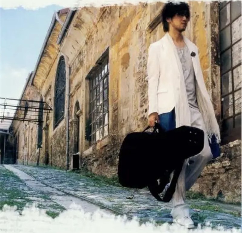 名称：周传雄 - 20017年专辑 - 蓝色土耳其   Flac描述：情歌教父周传雄在2007年的全新专辑《蓝色土耳其》为歌迷们带来惊喜，突破性采用了R&B曲风的新尝试，刷新了歌迷耳中周式情歌的固有印象