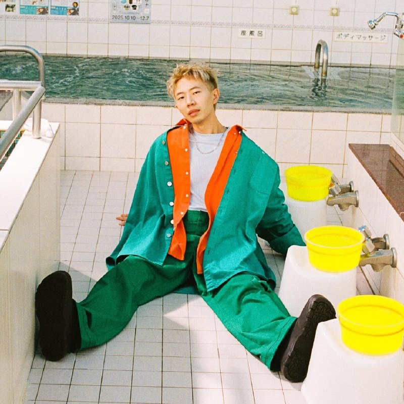 名称：郑兴 鄭興 - 尋找鄭先生 FLAC Hi-Res 24bit 48kHz描述：郑兴2025年推出的第四张专辑《寻找郑先生》，打破他此前全创作惯例