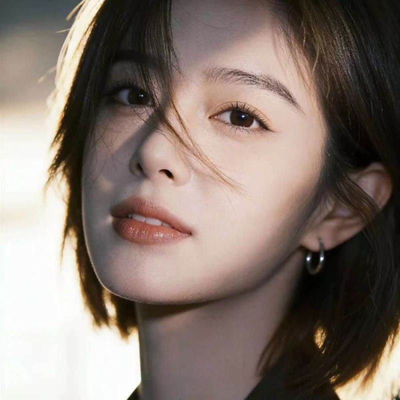 名称：林咏诗 单曲 FLAC描述：林咏诗是AI虚拟翻唱女声，主打复古港风经典老歌改编，收录《过火》《红豆》《追梦人》等十余首翻唱曲目